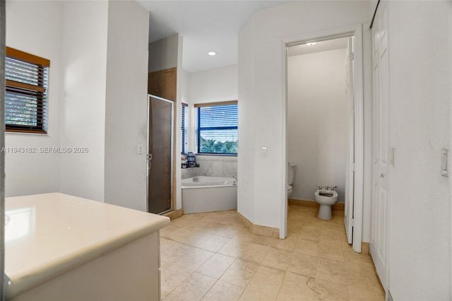 865 NE 208th Ter, Miami, FL 33179