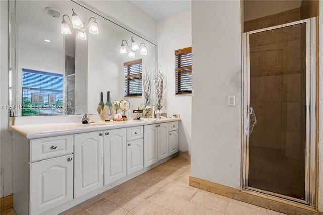 865 NE 208th Ter, Miami, FL 33179