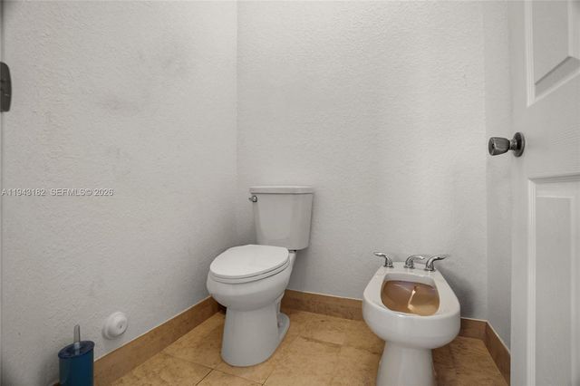 865 NE 208th Ter, Miami, FL 33179