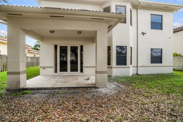 865 NE 208th Ter, Miami, FL 33179