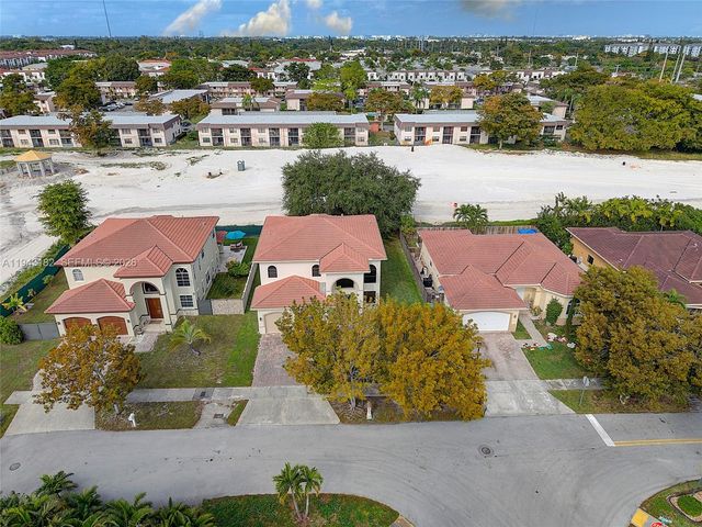 865 NE 208th Ter, Miami, FL 33179