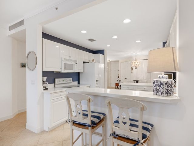 940 Turtle Cove Lane 302, Vero Beach, FL 32963