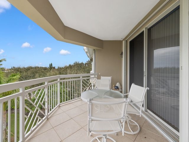940 Turtle Cove Lane 302, Vero Beach, FL 32963