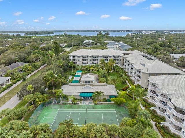 940 Turtle Cove Lane 302, Vero Beach, FL 32963