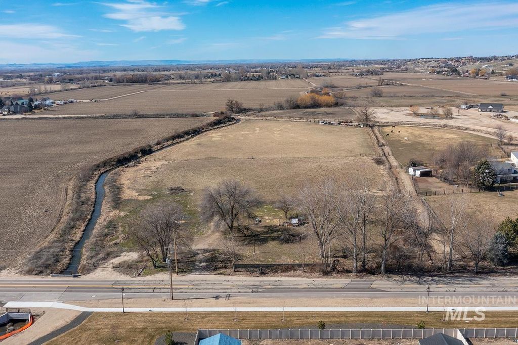 23189 N Can Ada Road, Star, ID 83669
