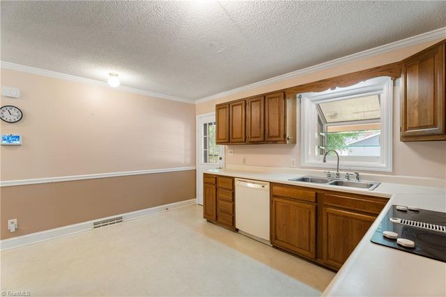 926 Branchwood Drive, Kernersville, NC 27284