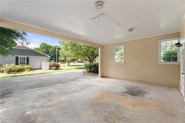 926 Branchwood Drive, Kernersville, NC 27284