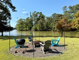 1519 W Lake Drive, Houston, TX 77336