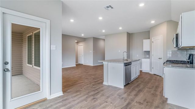 1407 PARKVIEW Drive, Alexandria, LA 71303