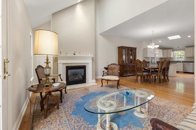 38 Juniper Ln 38, Hanover, MA 02339