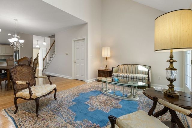 38 Juniper Ln 38, Hanover, MA 02339