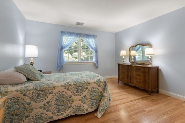 38 Juniper Ln 38, Hanover, MA 02339