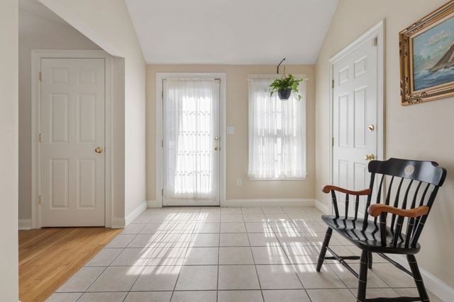 38 Juniper Ln 38, Hanover, MA 02339