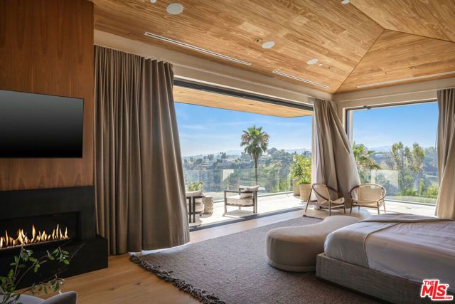 1625 Summitridge Drive, Beverly Hills, CA 90210