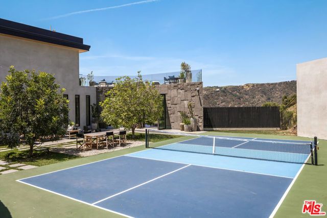 1625 Summitridge Drive, Beverly Hills, CA 90210