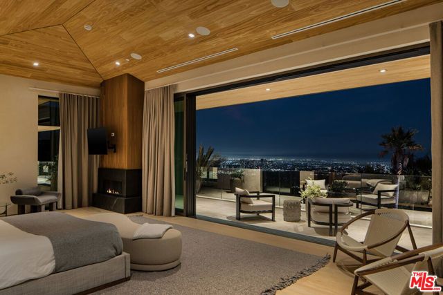 1625 Summitridge Drive, Beverly Hills, CA 90210