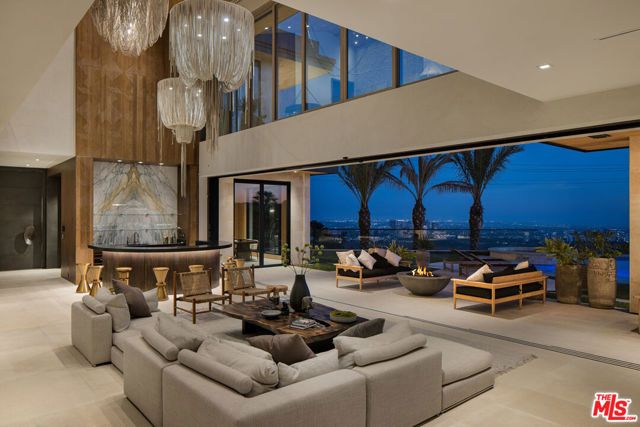 1625 Summitridge Drive, Beverly Hills, CA 90210