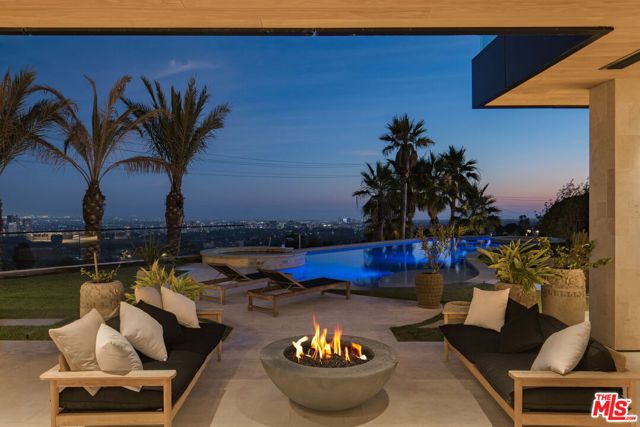 1625 Summitridge Drive, Beverly Hills, CA 90210