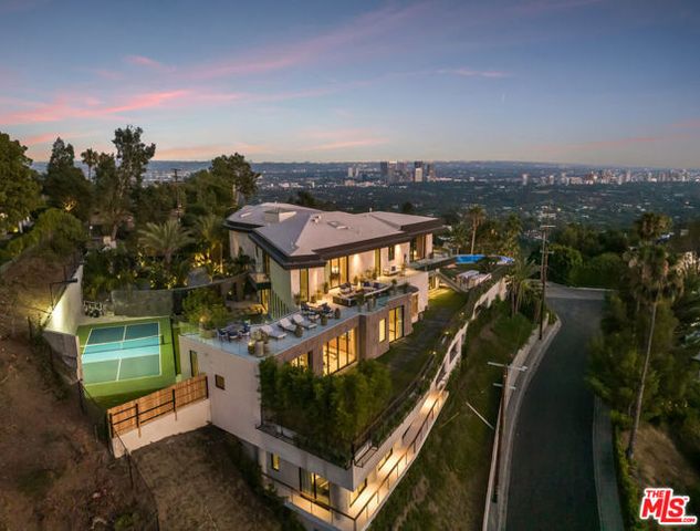 1625 Summitridge Drive, Beverly Hills, CA 90210
