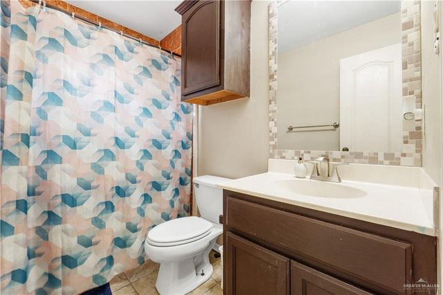 1821 S Petunia Avenue, Weslaco, TX 78596