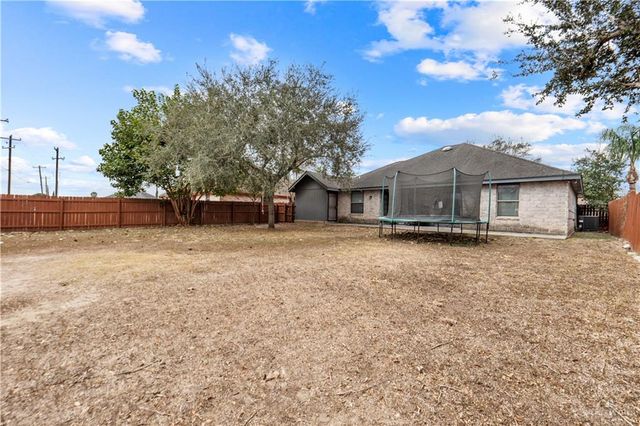 1821 S Petunia Avenue, Weslaco, TX 78596