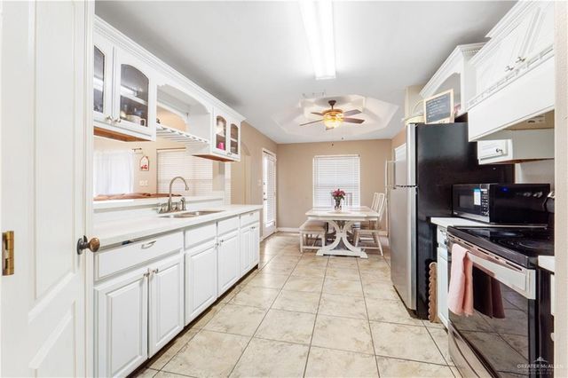 1821 S Petunia Avenue, Weslaco, TX 78596