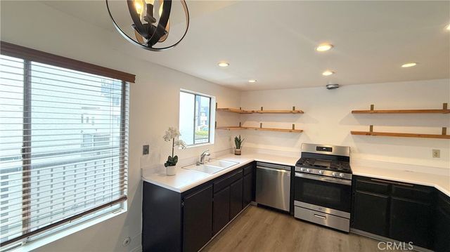 12380 Chandler Boulevard B, Valley Village, CA 91607