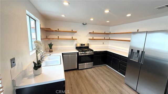 12380 Chandler Boulevard B, Valley Village, CA 91607