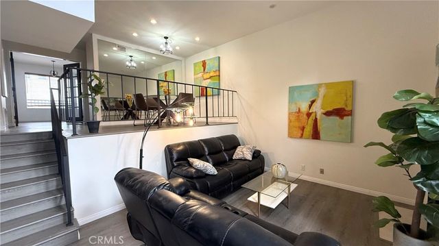 12380 Chandler Boulevard B, Valley Village, CA 91607