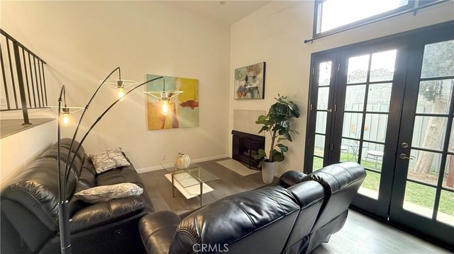 12380 Chandler Boulevard B, Valley Village, CA 91607