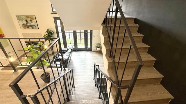 12380 Chandler Boulevard B, Valley Village, CA 91607