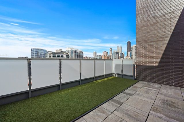 360 W Erie Street 10C, Chicago, IL 60654