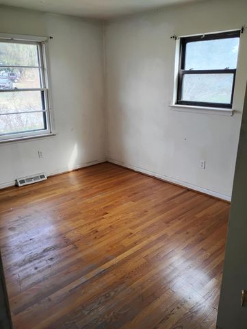 5644 Meadowcrest ST, Roanoke, VA 24019