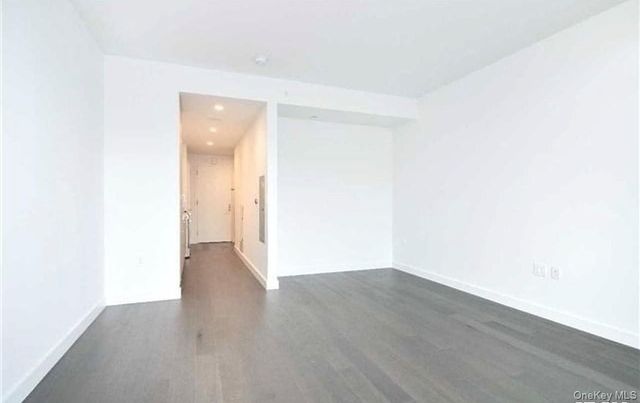 131-05 40th Road 10T, Flushing, NY 11354