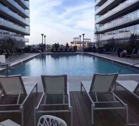 131-05 40th Road 10T, Flushing, NY 11354