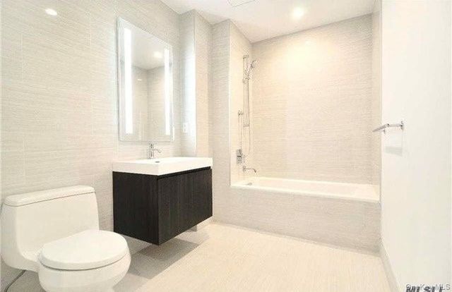 131-05 40th Road 10T, Flushing, NY 11354
