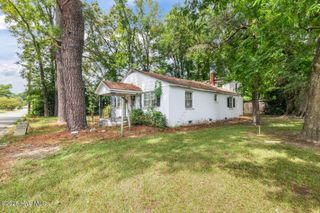 4424 W Moore Street, Farmville, NC 27828