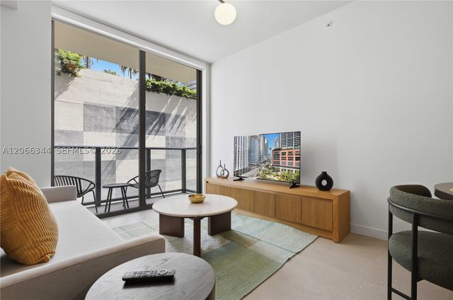 11 NE 6th St 710, Miami, FL 33132