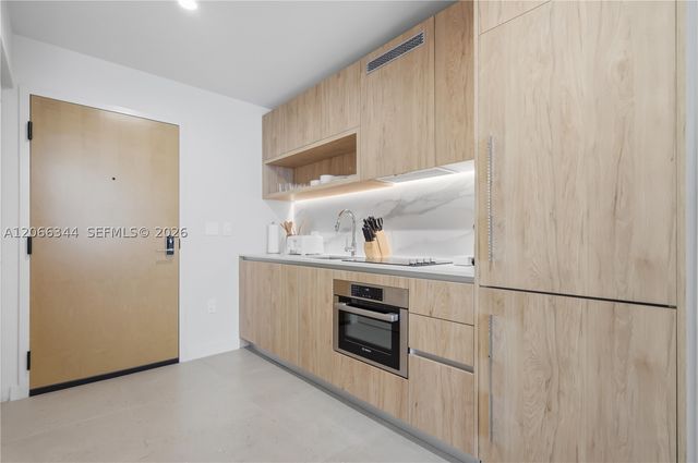 11 NE 6th St 710, Miami, FL 33132