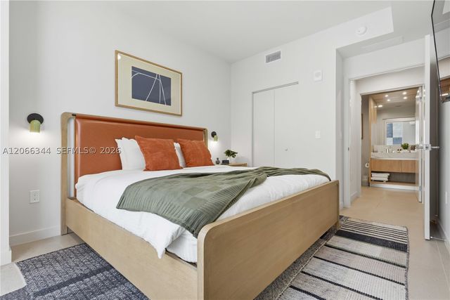 11 NE 6th St 710, Miami, FL 33132