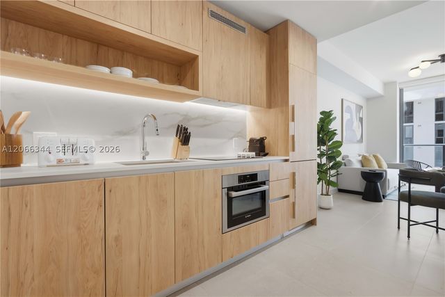 11 NE 6th St 710, Miami, FL 33132