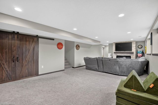 1417 Rocky Ridge Road, Cedar Falls, IA 50613