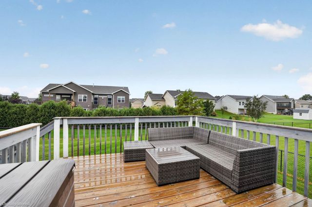 1417 Rocky Ridge Road, Cedar Falls, IA 50613