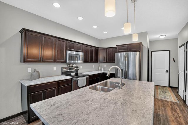 1417 Rocky Ridge Road, Cedar Falls, IA 50613