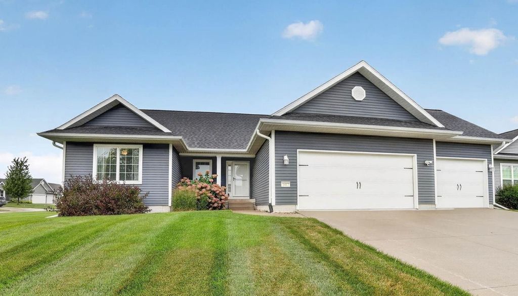 1417 Rocky Ridge Road, Cedar Falls, IA 50613