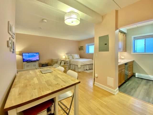 995 Massachusetts Ave 106, Arlington, MA 02476