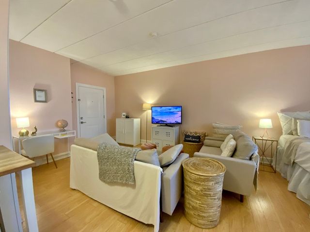 995 Massachusetts Ave 106, Arlington, MA 02476