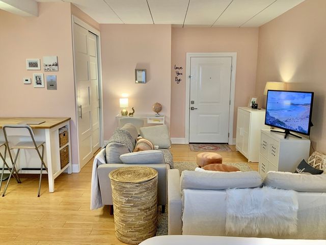 995 Massachusetts Ave 106, Arlington, MA 02476