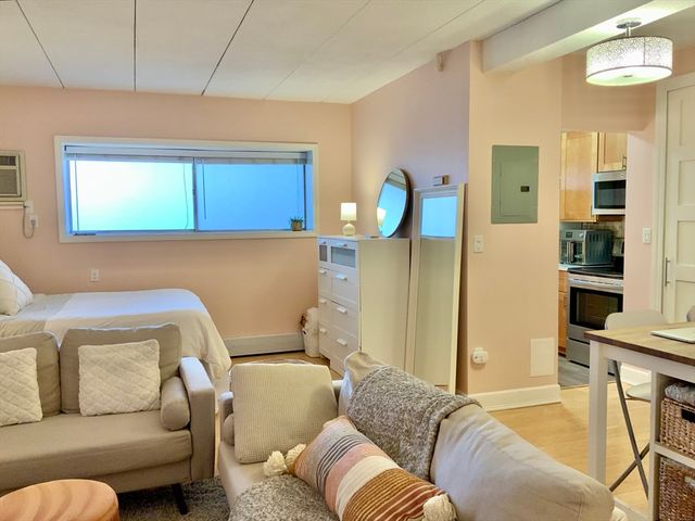 995 Massachusetts Ave 106, Arlington, MA 02476