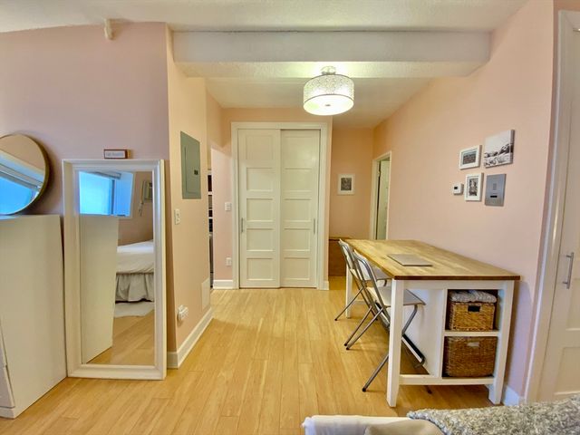 995 Massachusetts Ave 106, Arlington, MA 02476